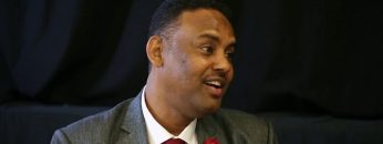 الموسيقار السوداني عثمان محي الدين من افضل عشر ابطال في كتاب رئيس الوزراء البريطاني السابق